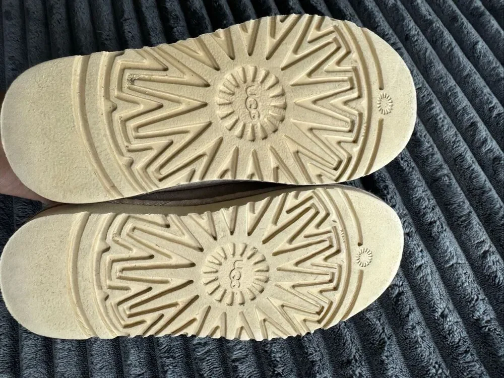 Ugg Girls Tasman Slipper Taupe Shearling Lined Moccasin Clogs Size 35 US 3.5Y